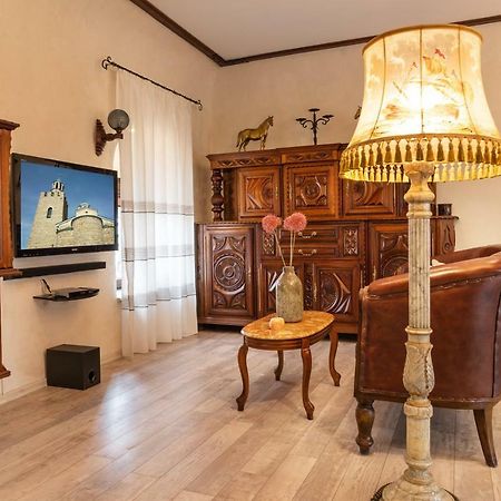 Historic Apartment In The Heart Of The City Weliko Tarnowo Exterior foto